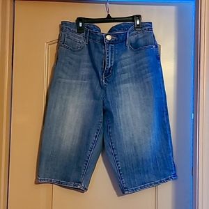 Seven Woman's knee shorts Size 16